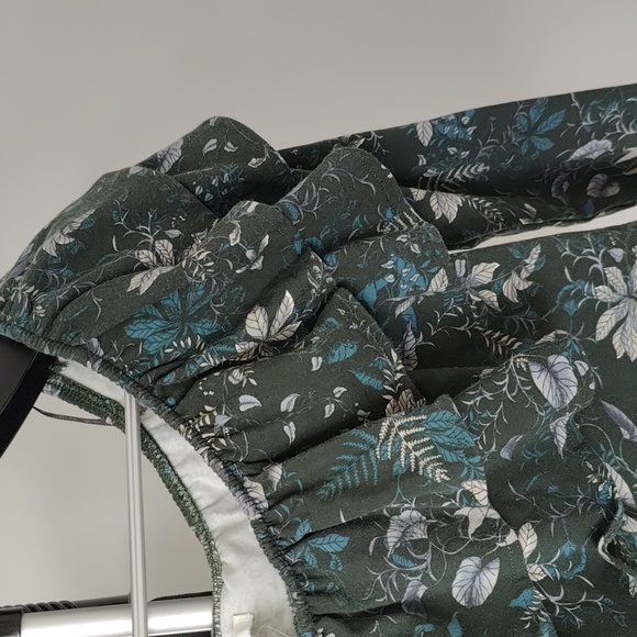 off shoulder top - Picture 3 of 5